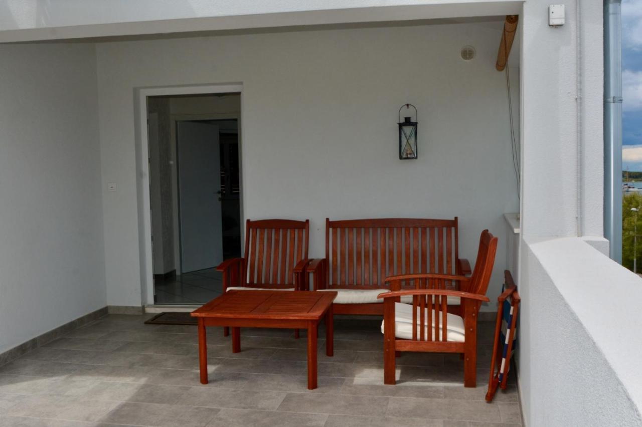 Apartman Klara Murter Exterior foto
